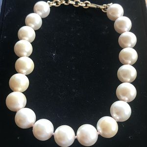 Costume pearls (large) 18inch